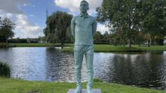 Hollanda Alihan’ın heykelini dikti