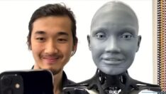 İnsan mimiklerini taklit edebilen robot görenleri ürküttü