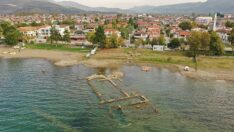 İznik Gölü’nde su çekildi, batık bazilika ortaya çıktı