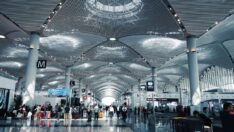 Kadın turist İstanbul Havalimanı’nda yaşadıklarını anlattı, ateş püskürdü