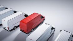 Karsan, Bursa’daki fabrikasında çift vardiyaya geçiyor