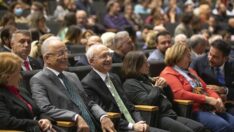 Kılıçdaroğlu, Demet Akbağ’ın başrolünde oynadığı tiyatro oyununu izledi