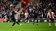 Lider Arsenal Southampton’a takıldı