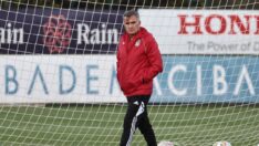 Şenol Güneş, Beşiktaş ile ilk antrenmanına çıktı