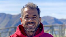 Yarasa adam 200 kilometre hıza ulaştığı atlayışında limitleri zorluyor