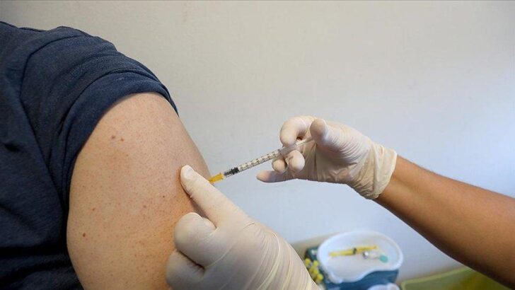 AB ilaç kurumundan Sanofi Pasteur’ün Covid-19 aşısına ‘takviye’ onayı