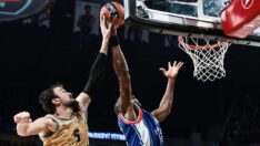 Anadolu Efes Barcelona’yı devirdi seri sona erdi