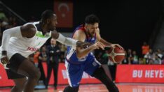 Anadolu Efes, Manisa’da farklı kazandı
