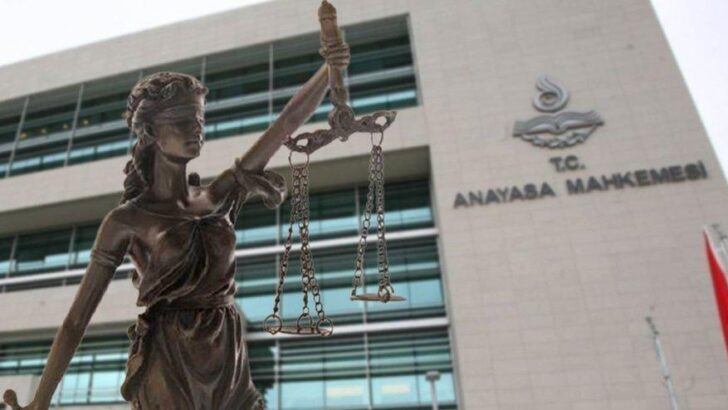AYM’den Öğretmenlik Kanunu kararı