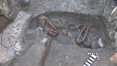 Hatay’daki kilise kazısında mezar odaları bulundu