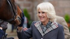 İngiltere Konsort Kraliçesi Camilla asırlık bir geleneği kaldırdı