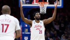 Joel Embiid 59 sayı attı! Lakers 5 maç sonra kazandı…