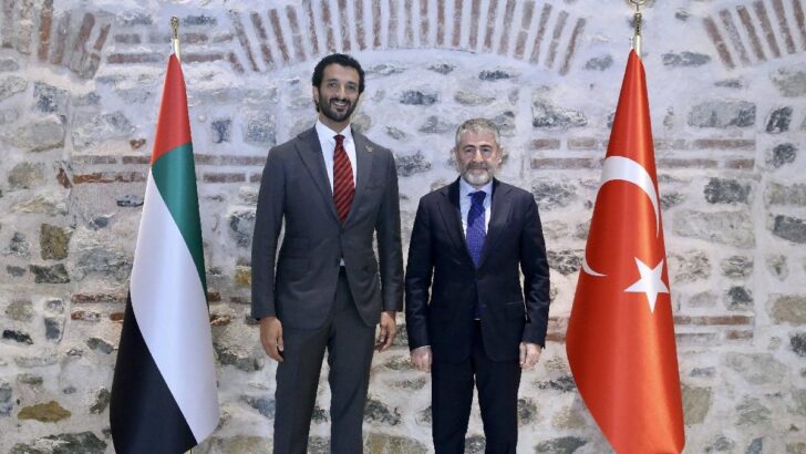 Nebati, BAE Ekonomi Bakanı ile bir araya geldi