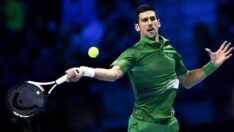 Novak Djokovic yenilgisiz yarı finalde