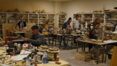 Öğretmenler eski sıralara hayat veriyor