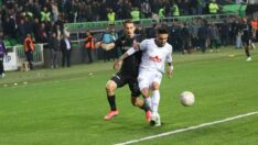 Sakaryaspor ile Çaykur Rizespor’un serileri devam etti