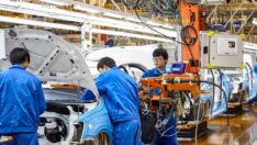Volkswagen Çin’in Chengdu kentindeki fabrikasında üretimi durdurdu