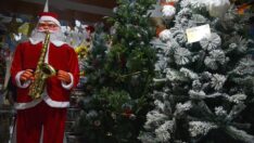 Rus akını, yılbaşı öncesi ‘yapay çam ağacı’ fiyatlarını uçurdu