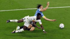 Uruguay’ın yıldızı Cavani, Dünya Kupası’ndan elenme sinirini VAR’dan çıkardı!