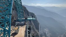 Dünyanın en derin ikinci kanyonunda salıncak kurdular