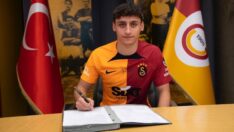 Galatasaray’da, Emirhan Kayar profesyonel oldu