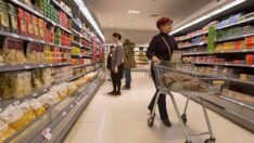 İngiltere’de perakende satışlar aralık ayında Noel’e rağmen azaldı