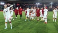 Lider Galatasaray, Antalyaspor maçında tam kadro