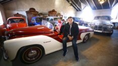 Liderlerin otomobillerini topluyor