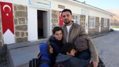 Yücel Öğretmen köydeki dört öğrencisini geleceği hazırlıyor