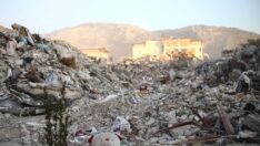 Altay’da Başkan Yardımcısı Ahmet Avni Atayol depremde yardıma koştu