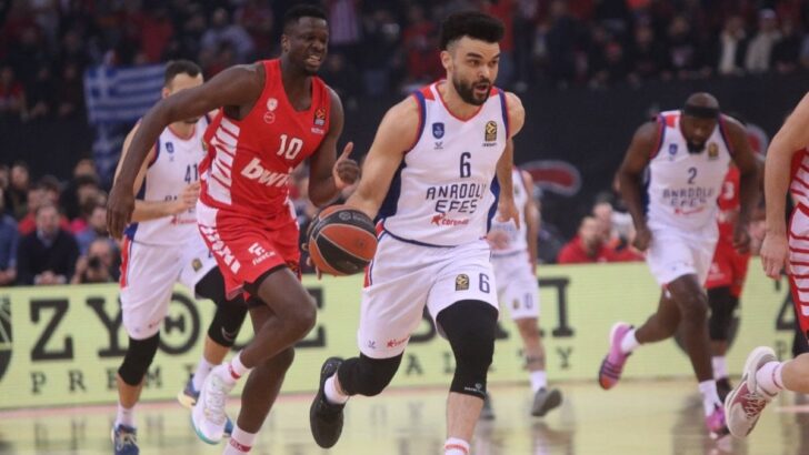 Anadolu Efes deplasmanda yine kayıp!