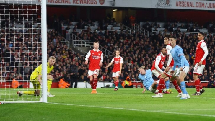 Arsenal Manchester City maçı sonrası zirve el değiştirdi