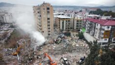 Depremlerden etkilenen illerde kamu ihaleleri ertelendi