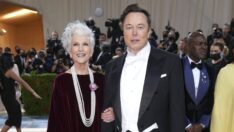 Elon Musk, Twitter toplantılarına annesiz katılmıyormuş