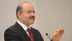 Eski Milli Eğitim Bakanı Hüseyin Çelik’ten uzaktan eğitim kararına tepki