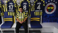 Fenerbahçe, depremzede Mehmet Akif Ağaç’ı statta ağırladı