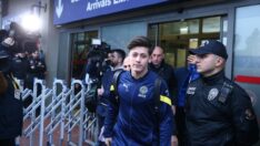 Fenerbahçe kafilesi Adana’da! Arda Güler’e yoğun ilgi