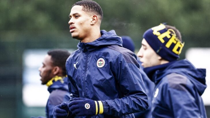 Fenerbahçe’nin UEFA Avrupa Ligi kadrosunda 2 değişiklik
