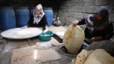 Kadınlar depremzedeler için fırında ve tandırın başında