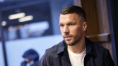 Lukas Podolski’den depremzedelere yardım