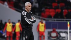 Önder Karaveli Süper Kupa hatırasını depremzedeler için sattı