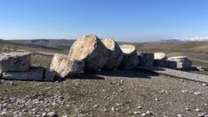 Tarihi tümülüsteki tokalaşma sütunu depremde yıkıldı
