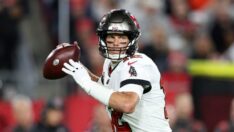 Tom Brady’ye bir günlük sözleşme teklifi