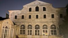 Dünya Saati’nde ışıklar depremde hayatını kaybedenler için kapatıldı