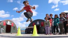 Gönüllüler kurdu, çocuklar eğlendi