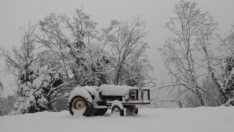 Kartepe’de kar kalınlığı yarım metreyi aştı