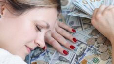 WSJ’den çarpıcı anket: Amerikalılar için en önemli şey para