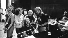 ABBA’nın gitaristi Lasse Wellander yaşama veda etti