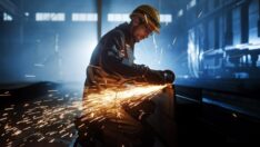 Almanya’da fabrika siparişleri şubatta beklentiyi aştı