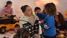 Dilan Çiçek Deniz Hatay’da depremzede çocuklarla buluştu